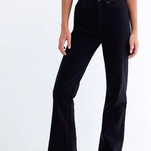 Classic Black High-Waisted bootcut Jeans